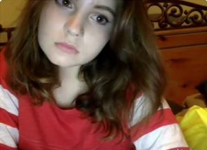 Garota linda ficando pelada na webcam caiu na net